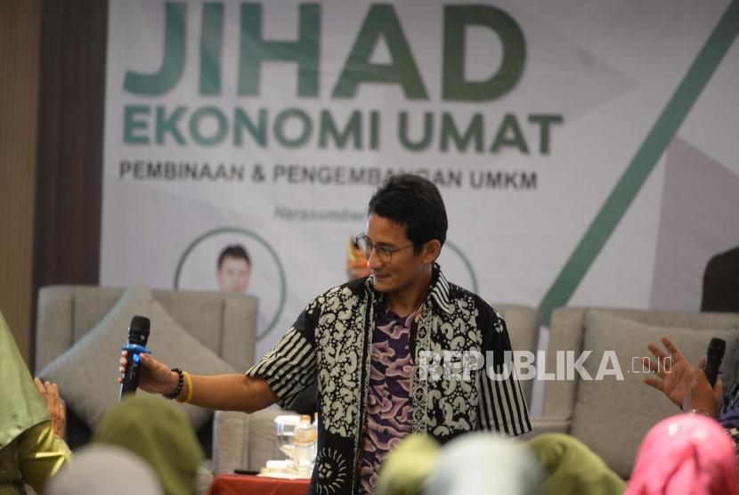 Jihad Ekonomi Umat. Pengusaha yang juga mantan calon wakil presiden RI, Sandiaga Uno menyampaikan paparan saat Seminar Jihad Ekonomi Umat di Yogyakarta, Kamis (14/11).