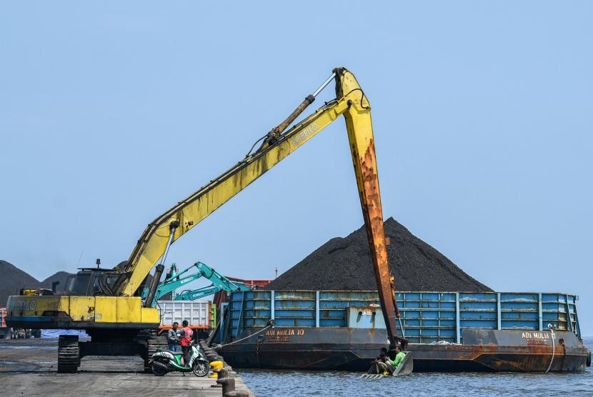 Kantor Kesyahbandaran dan Otoritas Pelabuhan (KSOP) Marunda meminta hasil audit dari Kementerian Lingkungan Hidup dan Kehutanan (LHK) tentang kegiatan bongkar batubara di terminal sebagai pencemar lingkungan permukiman dan sekitarnya. Ilustrasi