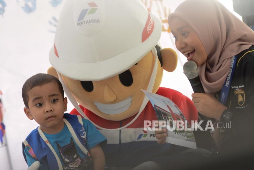 Anak pengidap kanker mengikuti kegiatan di Yayasan Kasih Anak Kanker Indonesia (YKAKI). Sebanyak 80 persen dari anak penderita kanker tinggal di negara miskin dan berkembang, termasuk Indonesia. 