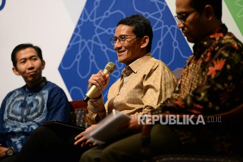 Pengusaha Sandiaga Uno menjadi narasumber talkshow dalam acara Indonesia Islamic Microfinace Leaders Forum di Jakarta,Rabu (20/11).