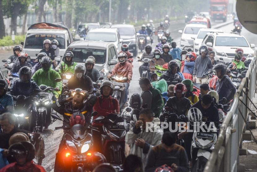 Suasana di bawah jalan layang di kawasan Pasar Minggu, Jakarta (ilustrasi)