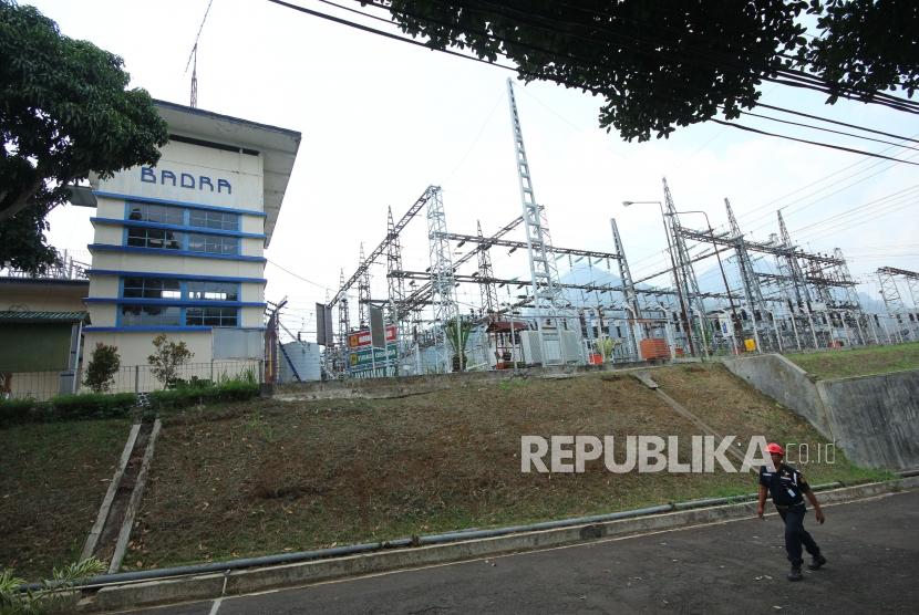 Gardu listrik di PLTA Lamajan, Kecamatan Pangalengan, Kabupaten Bandung, Jumat (29/11).