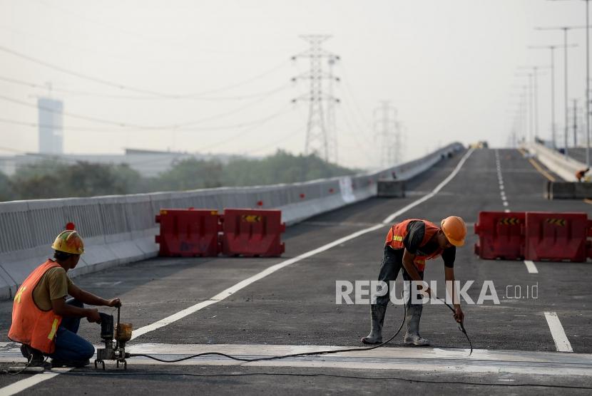 PT Jasa Marga (Persero) Tbk mencatat sebanyak 49.172 kendaraan telah meninggalkan Jakarta. Kendaraan melintasi Gerbang Tol (GT) Cikampek Utama pada H-3 Natal 2019 atau 22 Desember 2019.