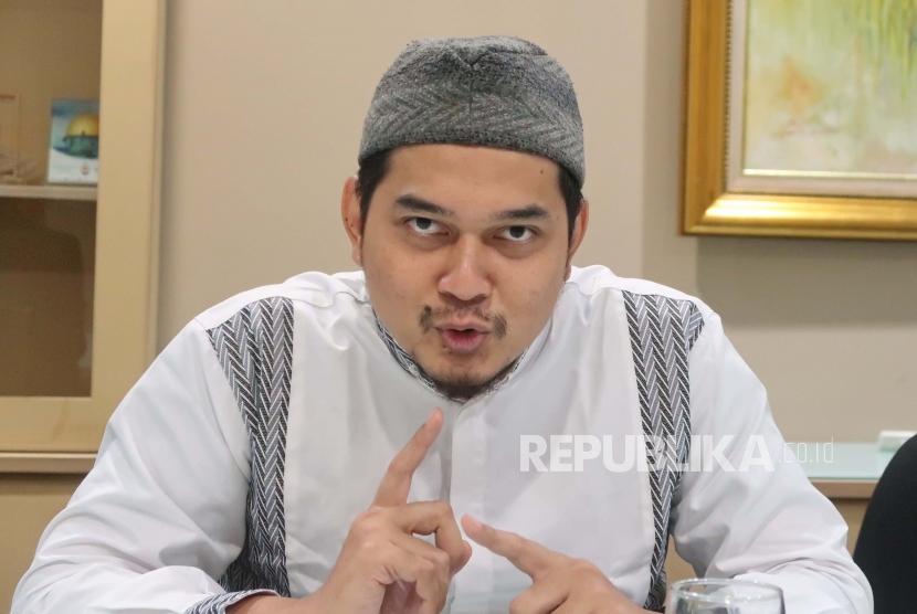 Ustaz Cholidi Asadil Alam