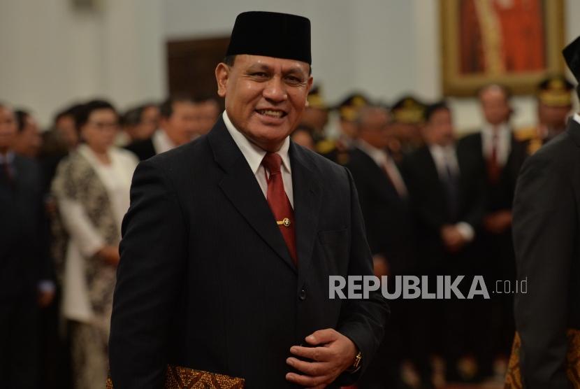 Pelantikan Pimpinan KPK. Ketua KPK periode 2019-2023 Firli Bahuri saat dilantik oleh Presiden Joko Widodo di Istana Negara, Jakarta, Jumat (20/12).