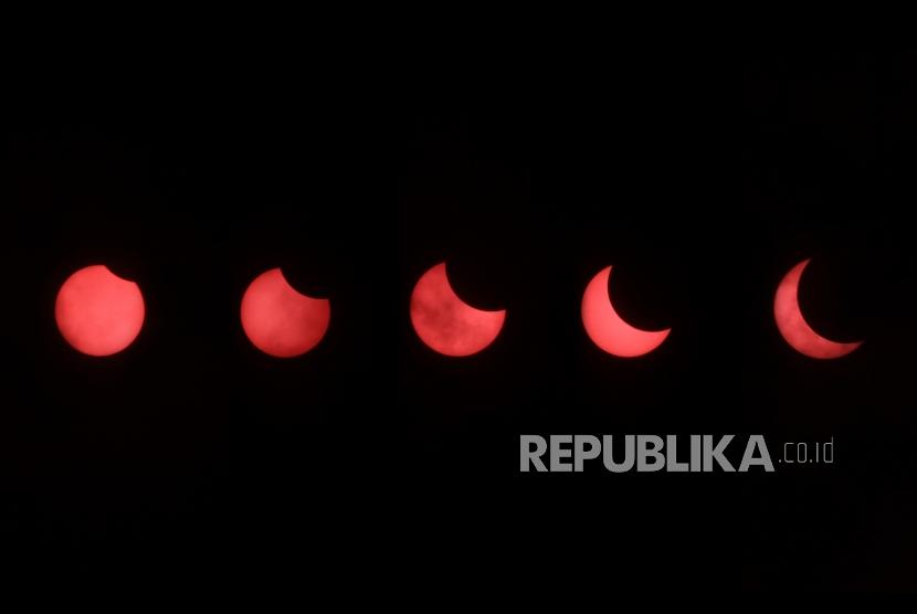 Foto kolase gerhana matahari cincin sebagian yang terpantau dari Pekanbaru, Riau, Kamis (26/12/2019).