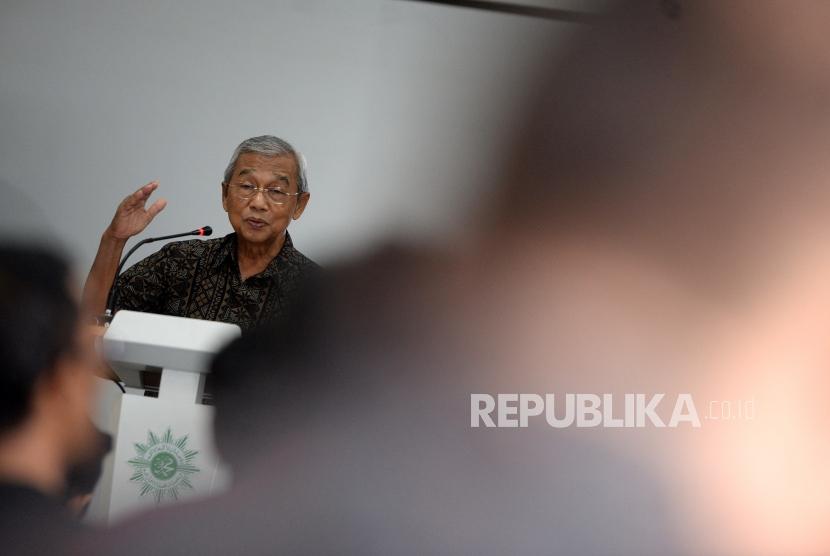 Ketua Pimpinan Pusat Muhammadiyah Busyro Muqoddas, menilai pemberlakuan omnibus law kesehatan disebut tanpa libatkan peran masyarakat  