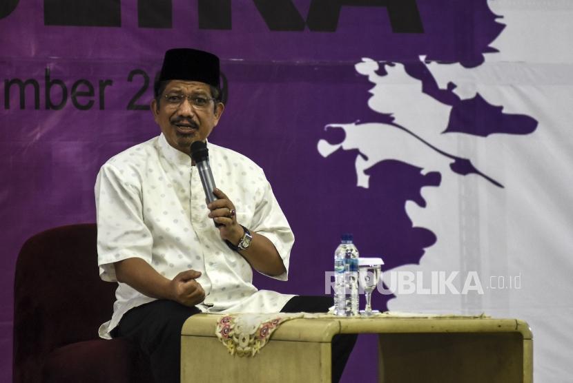 KH Athian Ali Dai memberikan tausiah pada gelaran Muhasabah Akhir Tahun Republika 2019 di Masjid Pusat Dakwah Islam (Pusdai), Kota Bandung, Selasa (31/12).
