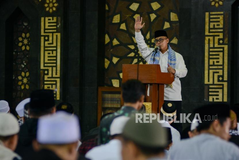 Ustad Bobby Herwibowo mengajak bersama-sama memberantas butu huruf Alquran di Indonesia  