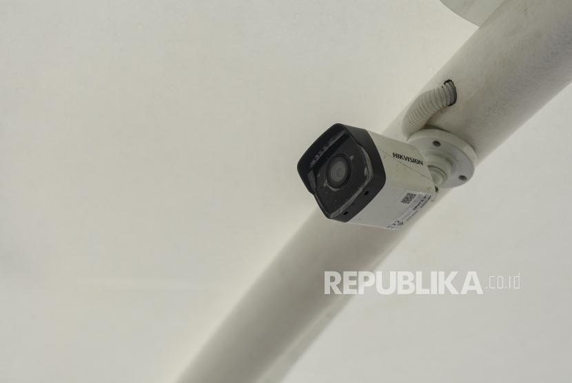 Kamera pengintai atau CCTV