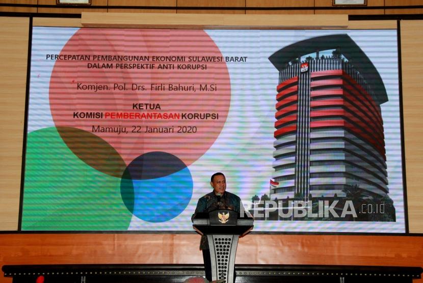 Ketua KPK Firli Bahuri memberikan sambutan di depan Porkopinda di Kantor Gubernur Sulawesi Barat, Mamuju, Sulawesi Barat, Rabu (22/1/2020).
