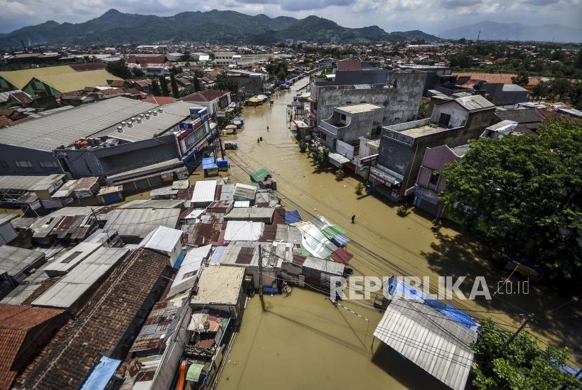 413 Sekolah Terendam Banjir Di Kabupaten Bandung | Republika Online