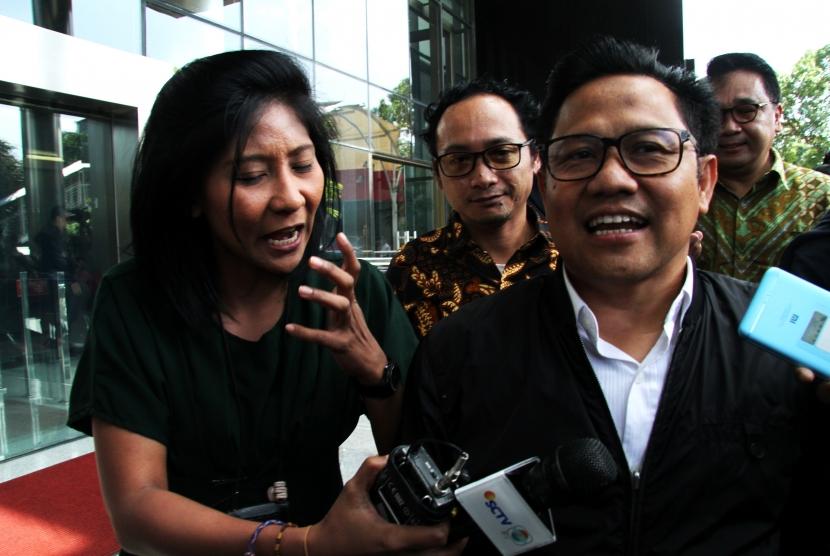 Wakil Ketua DPR yang juga Ketua Umum PKB Muhaimin Iskandar memberikan keterangan kepada sejumlah wartawan usai menjalani pemanggilan pemeriksaan, di Gedung KPK, Jakarta, Rabu (29/1/2020).