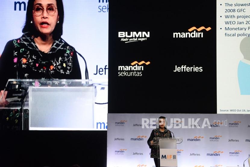 Menkeu Sri Mulyani Indrawati memberikan keynote speech dalam acara Mandiri Investment Forum 2020 di Jakarta, Rabu (5/2). Menkeu Sri Mulyani menyebut kunci negara kompetitif dan kuat adalah dari SDM