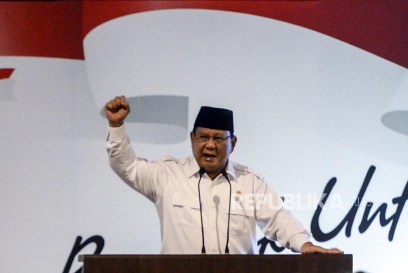 Ketua Umum Partai Gerindra Prabowo Subianto memberikan pengarahan pada peringatan HUT ke-12 Partai Gerindra di Jakarta, Kamis (6/2).(Republika/Putra M. Akbar)