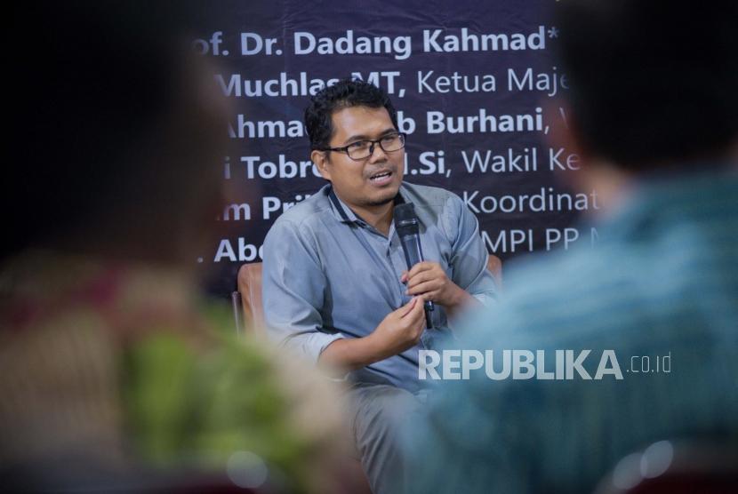 Wakil Ketua MPI PP Muhammadiyah sekaligus inisiator Fachrodin Award, Roni Tabroni menjelaskan bahwa Fachrodin Award ini baru pertama dilakukan untuk memberikan penghargaan kepada para penulis dan jurnalis yang selama ini berkontribusi terhadap Muhammadiyah. (ilustrasi)