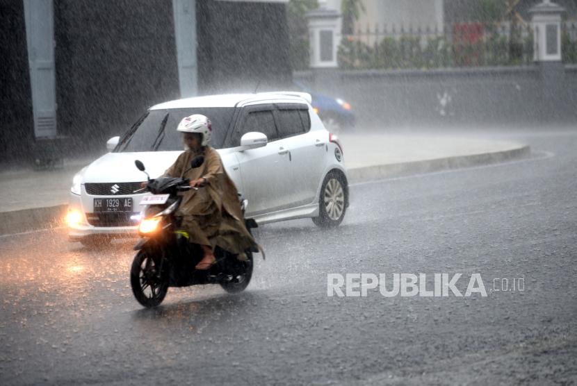 BPBD Lebak Imbau Masyarakat Waspadai Cuaca Ekstrem | Republika Online