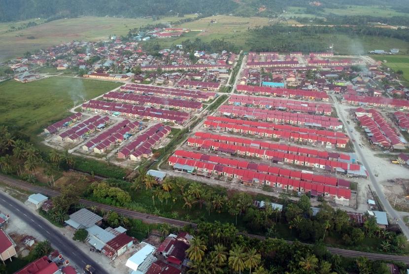 Foto udara perumahan KPR-BTN subsidi yang baru dibangun di Batang Anai, Kabupaten Padangpariaman, Sumatera Barat, Senin (24/2).Masyarakat sulit mengakses perumahan karena besarnya cicilan dan uang muka. 