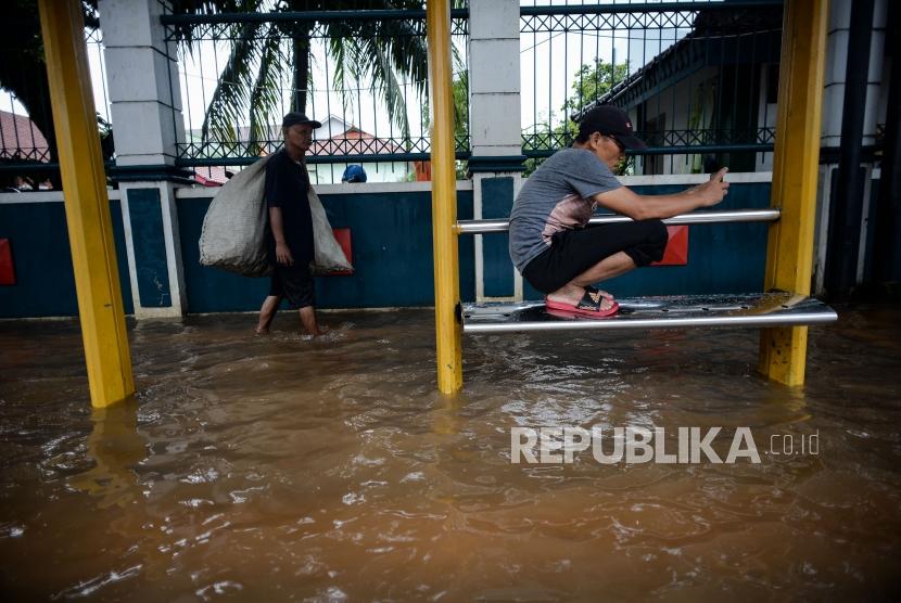Usai Hujan Deras, Terbitlah Genangan Air di Jakarta. Ilustrasi