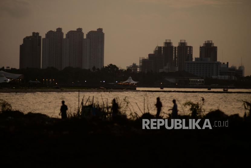 Suasana di area proyek pembangunan Museum Internasional Nabi Muhammad SAW di kawasan Ancol, Jakarta, Rabu (26/2).