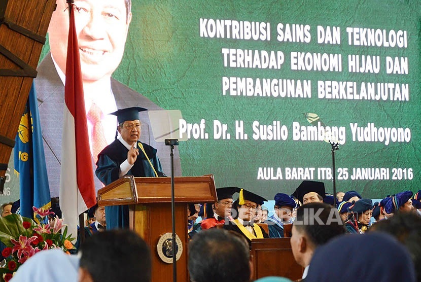 SBY Raih Gelar Doktor Honoris Causa Dari ITB | Republika Online