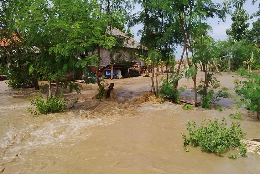 Ilustrasi sungai meluap.