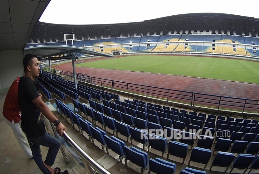  Tribun Stadion Gelora Bandung Lautan Api (GBLA) di daerah Gedebage, Kota Bandung, Rabu (10/2).  (Republika/Edi Yusuf)