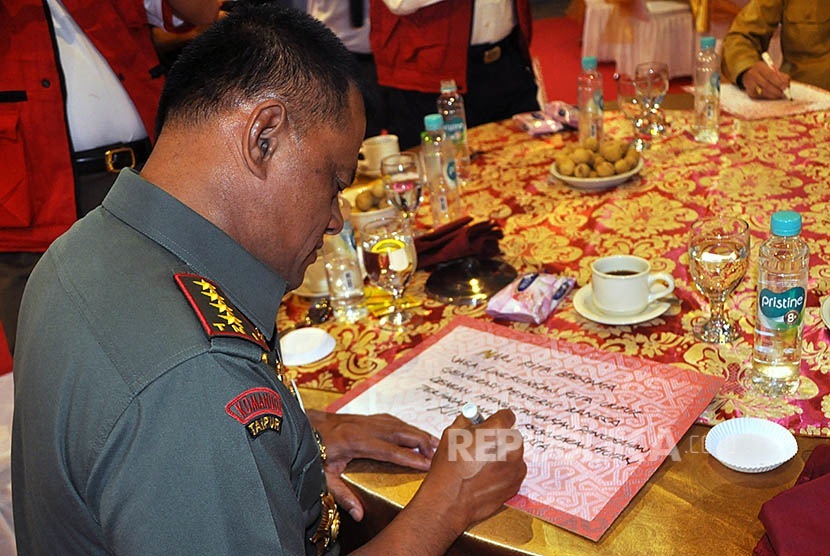The commander of the Indonesian Defense Forces (TNI), General Gatot Nurmantyo