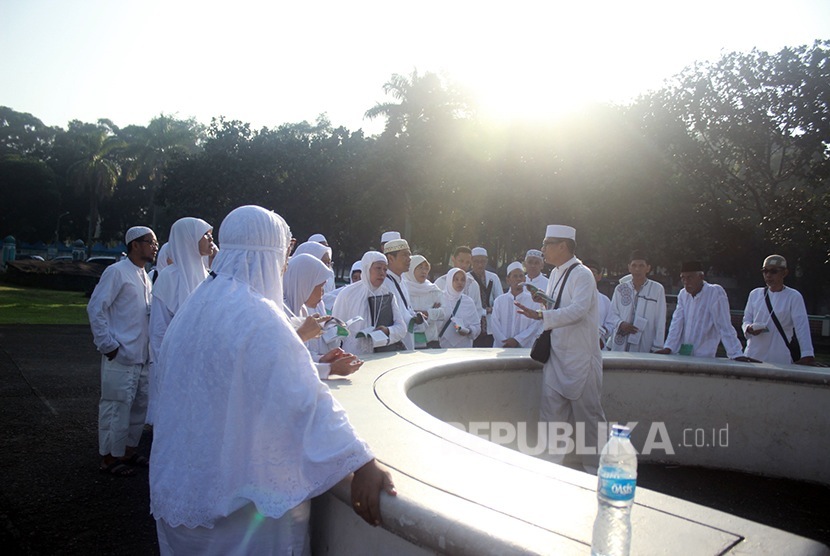  Sejumlah calon jamaah haji mengikuti pelatihan manasik haji (Ilustrasi)
