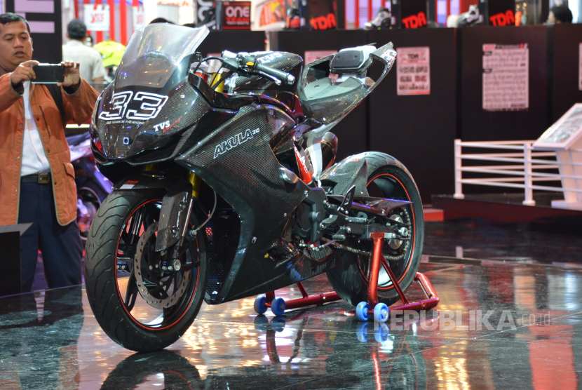 Sepeda motor konsep TVS Akula