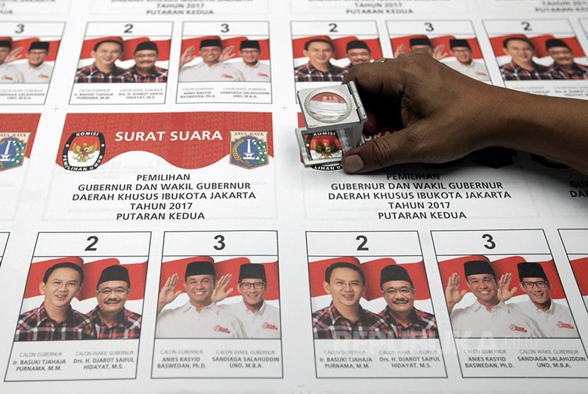 Surat suara untuk putaran kedua Pilkada DKI Jakarta.