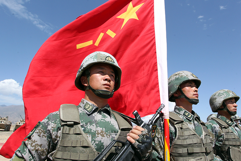 Militer Cina (ilustrasi). Presiden Cina Xi Jinping menginspeksi angkatan laut Komando Teater Selatan pada Selasa (11/4/2023). Xi menekankan perlunya memperdalam pelatihan dan persiapan militer.