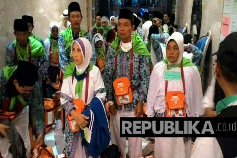 Kedatangan kloter pertama jamaah haji Indonesia embarkasi Medan di Madinah, Jumat (28/7).