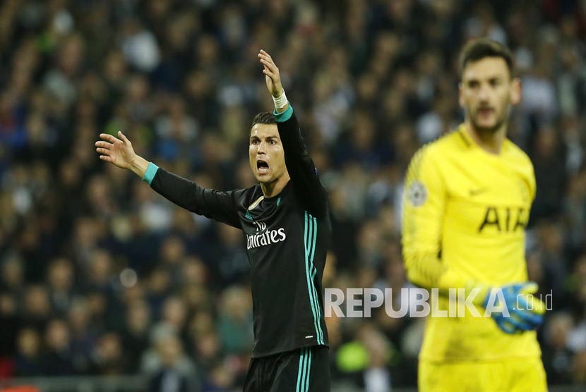 Pemain Real Madrid Cristiano Ronaldo saat melawan Tottenham Hotspurs pada laga keempat Grup H Liga Champions di Stadion Wembley, Kamis (2/11) dini hari WIB.