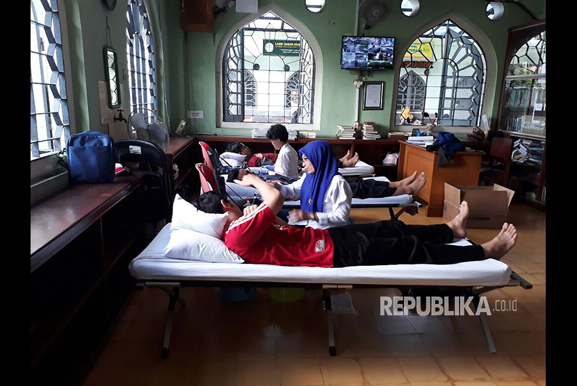  Pemeriksaan kesehatan gratis dan donor darah dalam rangka Festival Republik Tabligh Akbar Republika DIY/Jateng, Ahad (31/12).