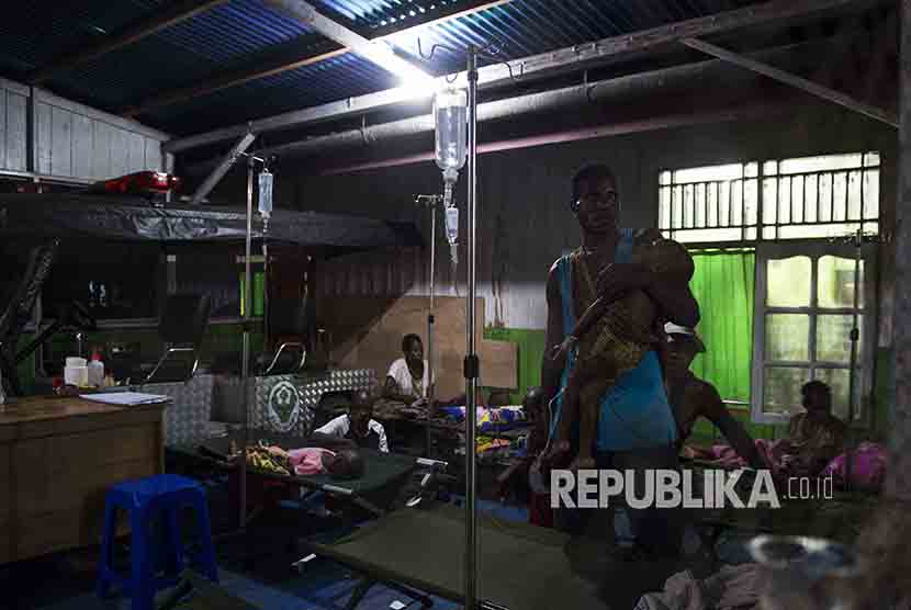 Patients hospitalized in Agats District hospital, Asmat, Papua, on Monday (January 22). 