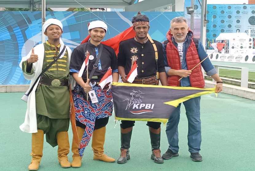 Perkumpulan Olahraga Panahan Berkuda Indonesia atau KPBI berhasil membawa Indonesia Juara III dalam turnamen internasional panahan tradisional Fetih Kupasi Cup ke-6 di Istanbul Turki, 27-29 Mei 2018.