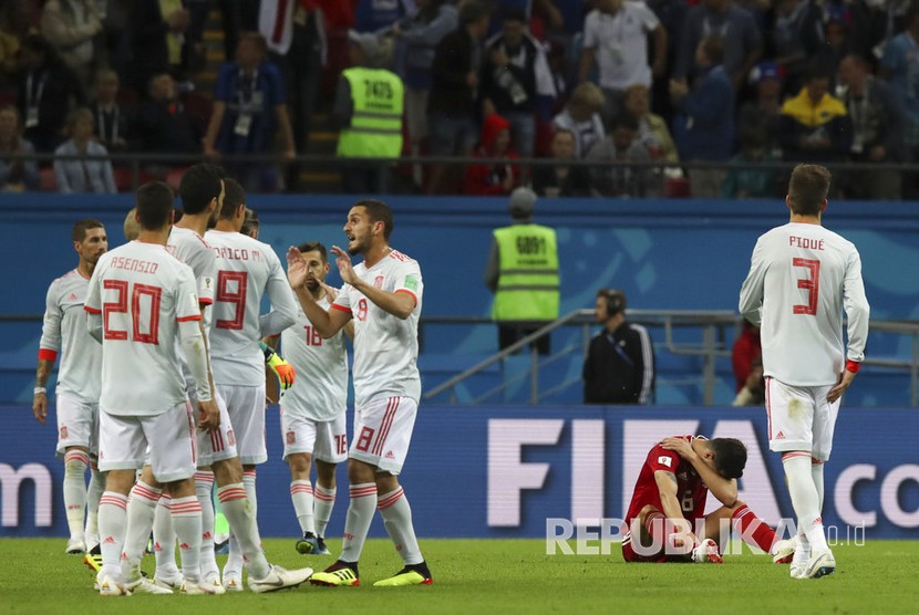 Selebrasi timnas Spanyol  usai memenangkan pertandingan grup B Piala Dunia 2018 di Kazan Arena, Kamis (21/6) dini hari.