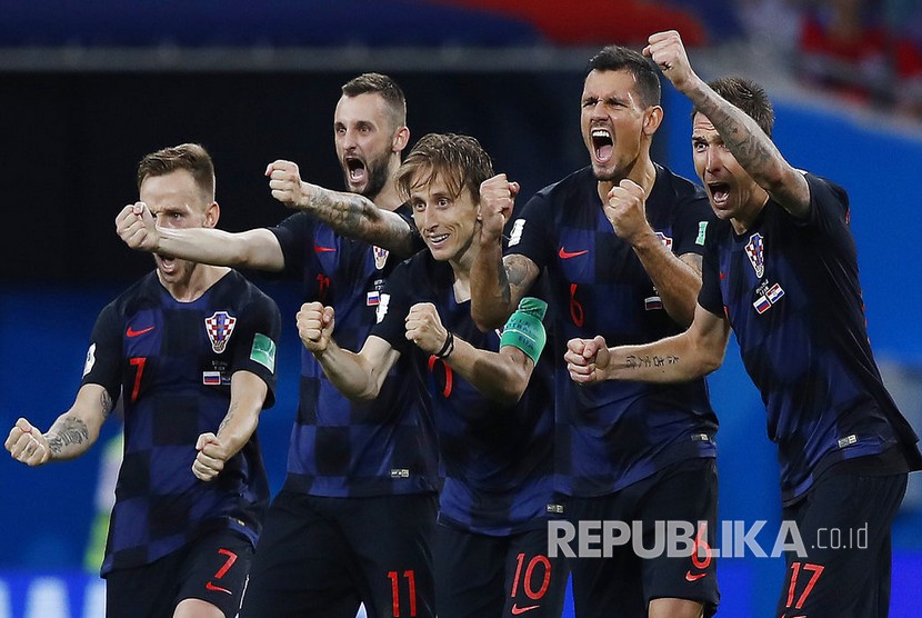 Selebrasi pemain timnas Kroasia yang berhasil lolos ke semifinal  Piala Dunia 2018 pada pertandingan perempatfinal di Stadion Sochi, Ahad (8/7) dini hari WIB.