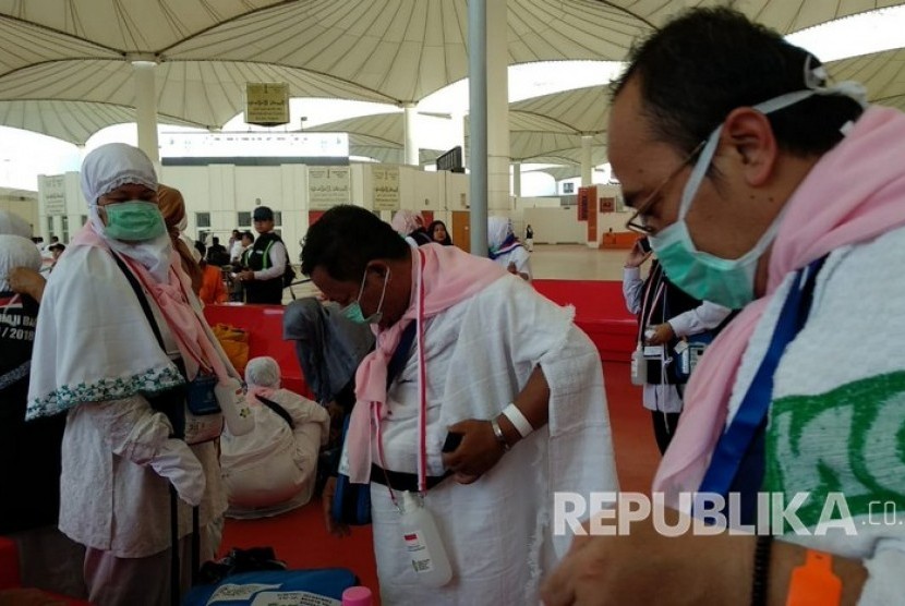 Jamaah haji Indonesia gelombang kedua mulai tiba di Bandara King Abdul Aziz, Jeddah, Senin (30/7).