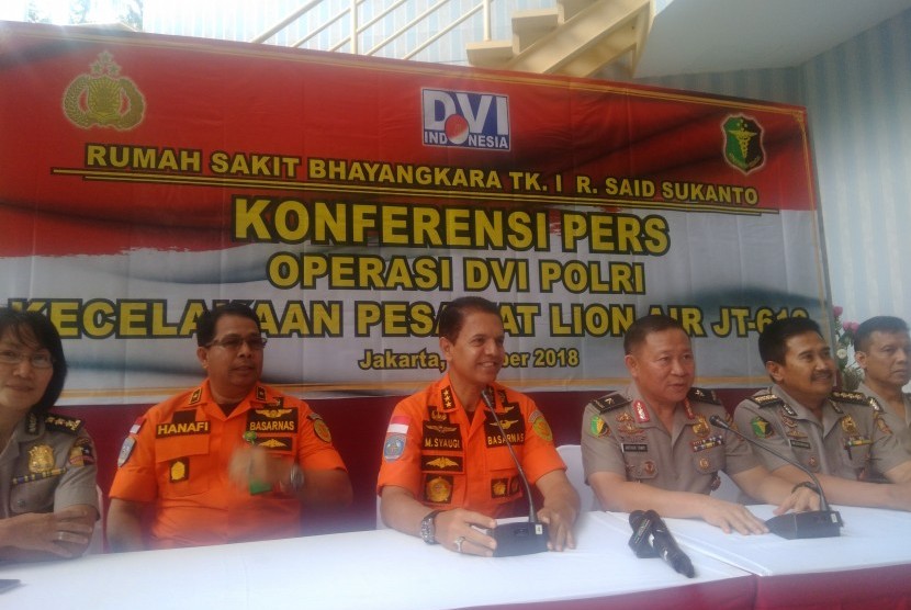 Konferensi pers DVI Polri RS Polri Jakarta Timur.