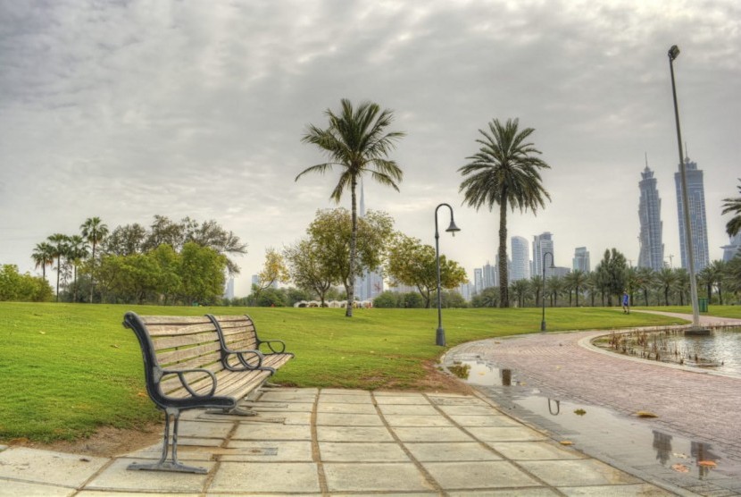 Safa Park, salah satu tempat rekomendasi yang dapat dikunjungi untuk liburan budget di Dubai. 