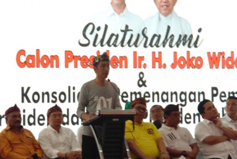 Incumbent President Joko Widodo (Jokowi) delivers a speech at the West Java Regional Campaign and Consolidation Team for the Jokowi-Ma'ruf Pair in Bandung, on Saturday.
