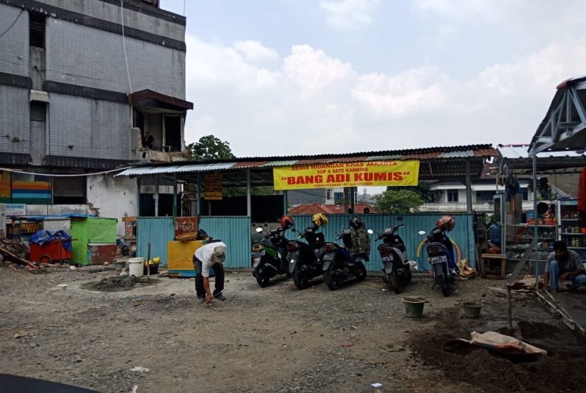 Kondisi terkini tempat relokasi PKL Surya Kencana, Pasar Gembrong, Rabu (21/11). Dari pantauan Republika, belum ada satu pun PKL Surya Kencana yang dipindahkan ke sini. 