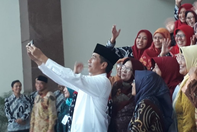 [ilustrasi] Presiden Jokowi saat melakukan kunjungan ke Universitas Aisyiyah (Unisa) Yogyakarta.