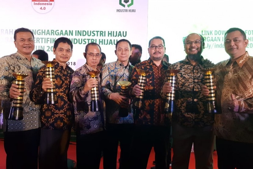 PTPN VII mendapat penghargaan Industri Hijau untuk delapan unit usahanya dari Kementrian Perindustrian di Jakarta, Rabu (12/12).