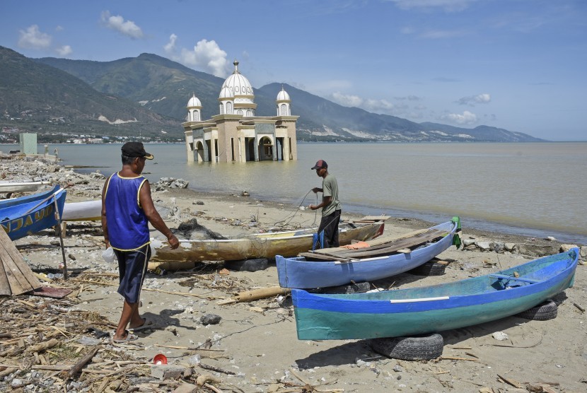 (Ilustrasi) Dampak gempa dan tsunami beraktivitas di pantai Teluk Palu, Kampung Lere, Palu, Sulawesi Tengah. 