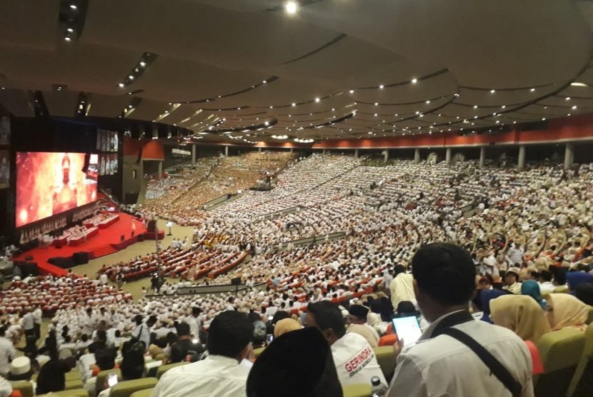 Peserta Konferensi Nasional (Konfernas) Partai Gerindra memadati auditorium Sentul Internasional Convention Center (SICC), Bogor, Jawa Barat, Senin (17/12). 