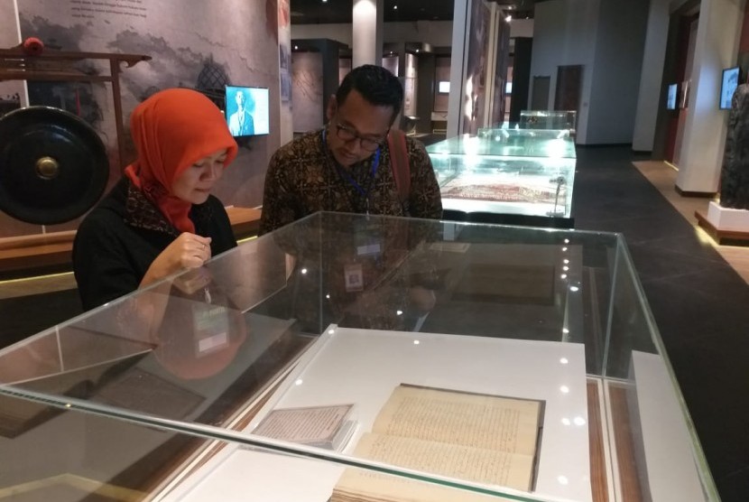 Beberapa koleksi yang dipajang di Museum Islam Indonesia KH Hasyim Asy'ari yang terletak di Kawasan Pendidikan Tebu Ireng, Jombang. Museum yang mulai dibangun pada tahun 2014 ini akan segera di soft launching pada Selasa (18/12) oleh Mendikbud Muhadjir Effendy. 