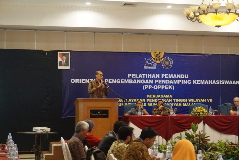 Lembaga Layanan Pendidikan Tinggi (LLDikti) menggandeng Universitas Muhammadiyah Malang (UMM) mencoba mengumpulkan 37 perguruan tinggi di Jawa Timur. Pertemuan di Hotel Royal Orchids Garden tersebut dalam rangka membina kemahasiswaan Perguruan Tinggi untuk menghadapi Industry 4.0.